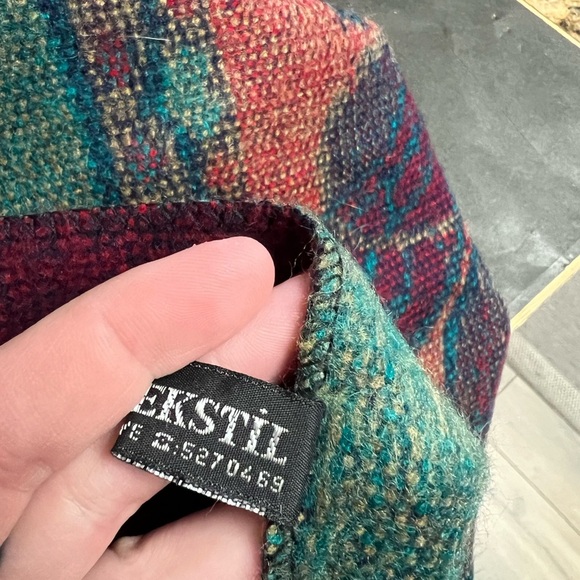 Paisley colorful square Shaw scarf made in turkey - Picture 4 of 4